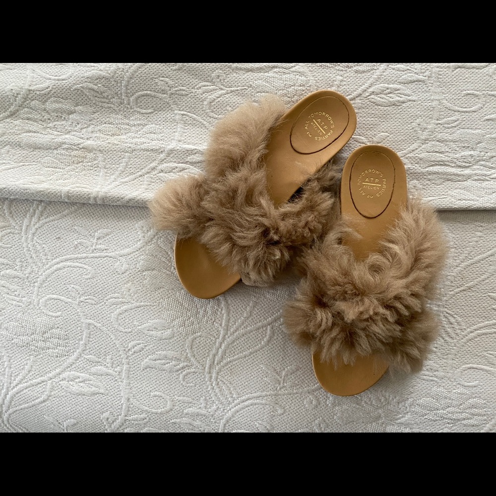 Gorgeous Italian slippers.  Run slightly small hence I need to  sell them! - Picture 2 of 7